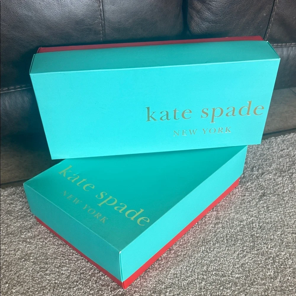 Kate Spade Turquoise Boxes with Gold Accents ♠️